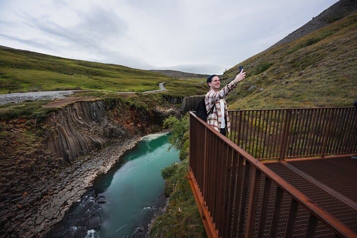 Stuðlagil Canyon and Vök Baths Private Day Tour – East Iceland Geology and Geothermal Relaxation photo 2