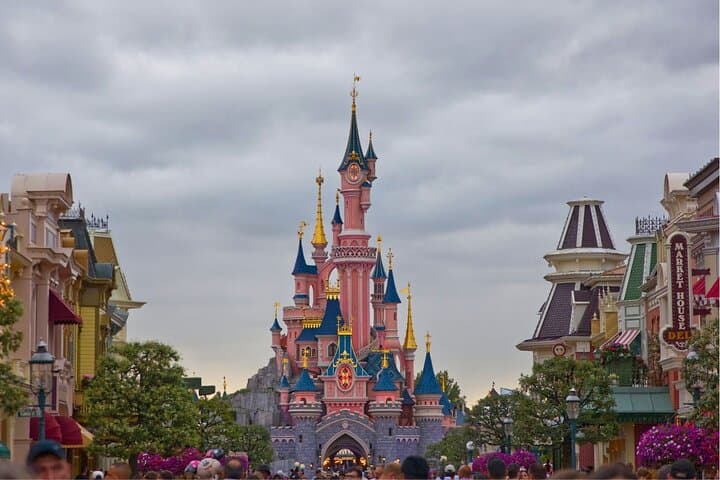 Disneyland Paris One-Day Park Pass with Private Hotel Transfers photo 2