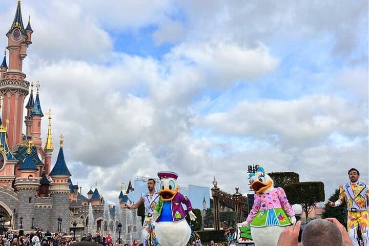 Disneyland Paris One-Day Park Pass with Private Hotel Transfers photo 5