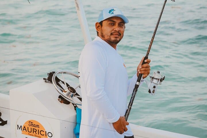 Deep Sea Fishing in Puerto Morelos: Offshore Charters & Local Catch