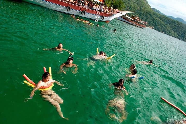 Angra Paradise Islands Speedboat Tour — Explore Botinas and Gipóia in One Day photo 2
