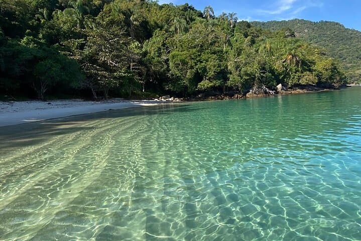 Blue Lagoon & Island Hops: Angra Super Speedboat Tour to Cataguás and Flechas photo 2