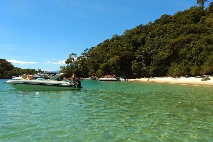 Blue Lagoon & Island Hops: Angra Super Speedboat Tour to Cataguás and Flechas photo 3