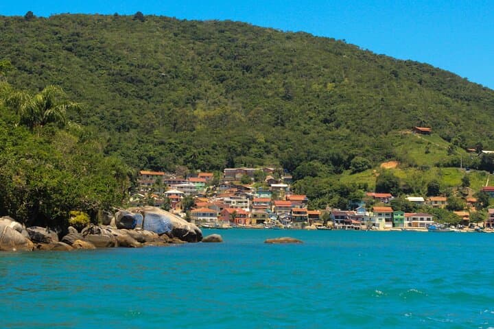 Blue Lagoon & Island Hops: Angra Super Speedboat Tour to Cataguás and Flechas photo 4