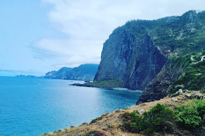 Madeira Scenic Hike & Rum Tasting: Skywalk, Santana Houses and Panoramas