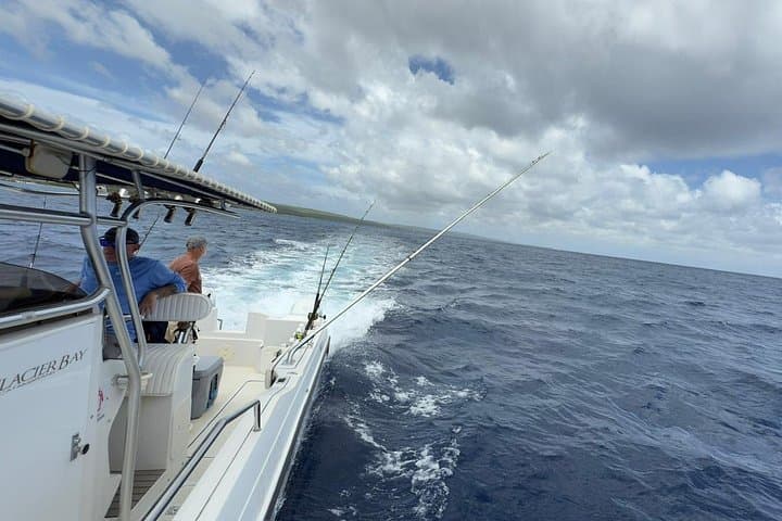 Bonaire Bay Fishing Charter — Half-Day Trolling for Tuna, Mahi-Mahi & Wahoo photo 1