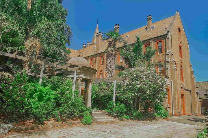 Melbourne Yarra Bend Walk & Abbotsford Convent Heritage Experience photo 2