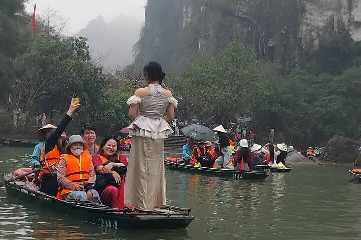 Ninh Binh Full-Day: Tam Coc Boat Ride, Hoa Lu Temples & Hang Mua Viewpoint photo 4