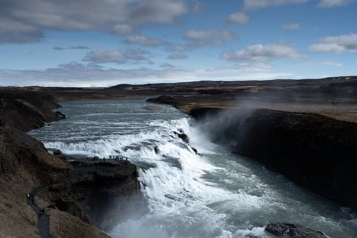 Golden Circle Day Tour: Thingvellir, Gullfoss, Strokkur and Raufarhólshellir Lava Tunnel photo 5