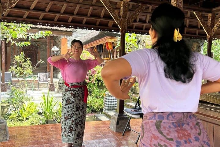 Transformative Balinese Dance & Costume Experience in Ubud photo 3