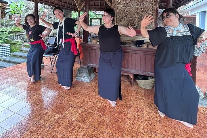 Transformative Balinese Dance & Costume Experience in Ubud photo 5