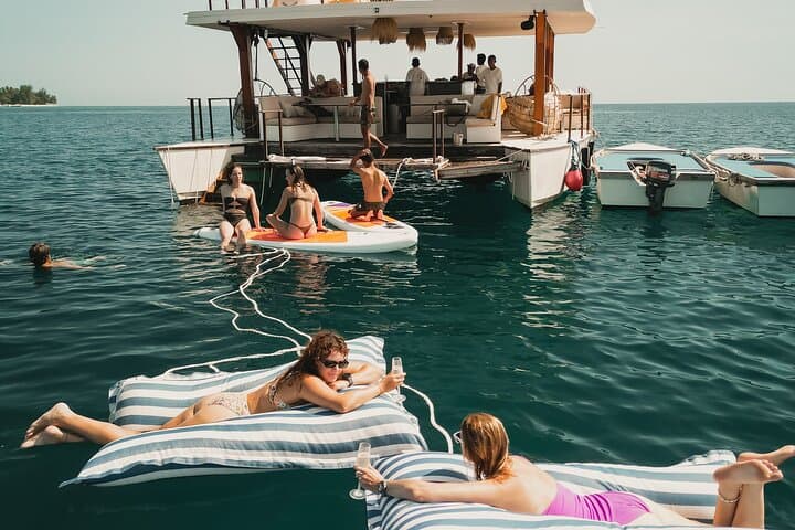 Half-Day Gili Islands Catamaran Snorkel & Lunch — Turtles & Underwater Statues photo 2