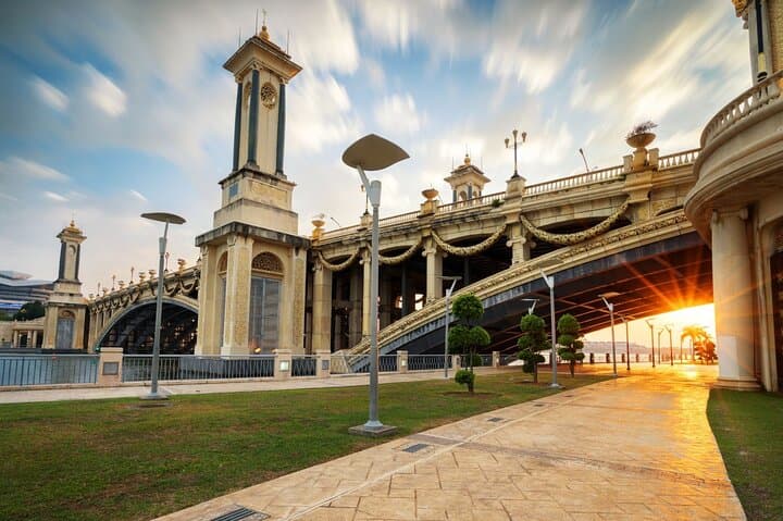 Putrajaya Day Tour: Pink Mosque, Boat Cruise & Architectural Icons photo 2
