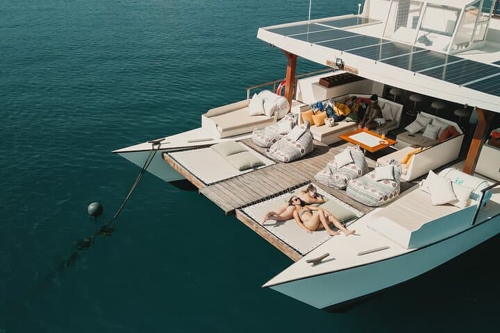 Half-Day Gili Islands Catamaran Snorkel & Lunch — Turtles & Underwater Statues photo 4