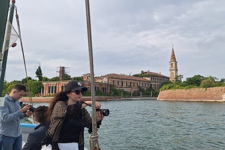 Private Bragozzo Lagoon Cruise: Venice, Murano & Burano Half-Day photo 3