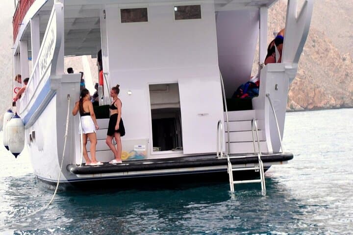 Musandam Dibba Dhow Cruise: Full-Day Snorkel, Sea Caves & Lunch from Dubai photo 3