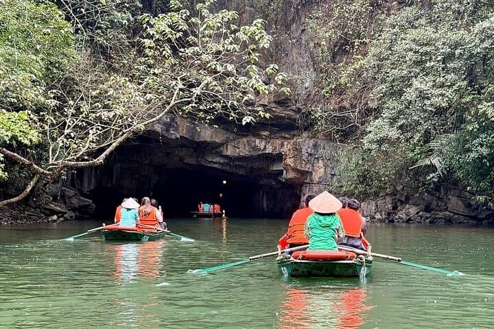 Ninh Binh Full-Day Private Tour: Trang An, Mua Cave & Hoa Lu