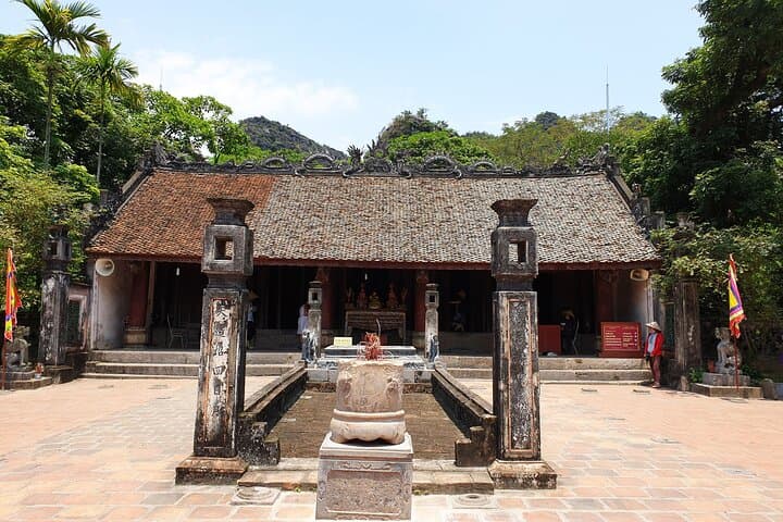 Ninh Binh Full-Day Private Tour: Trang An, Mua Cave & Hoa Lu photo 3