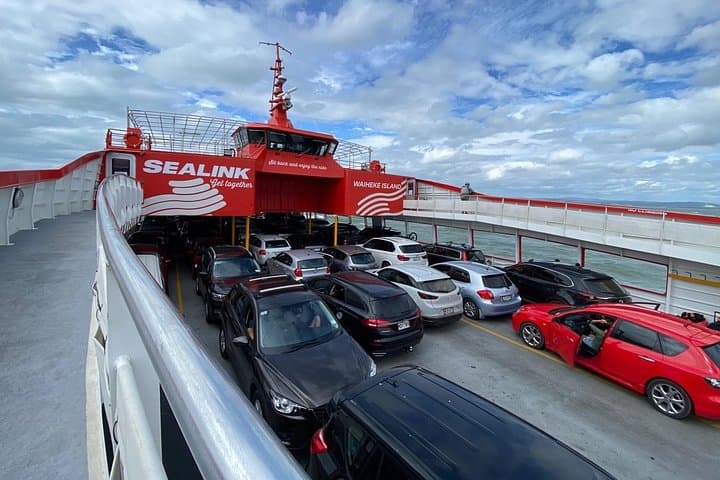 Hire a Personal Local Driver in Auckland: Private Chauffeur for Tailored Day Tours photo 2