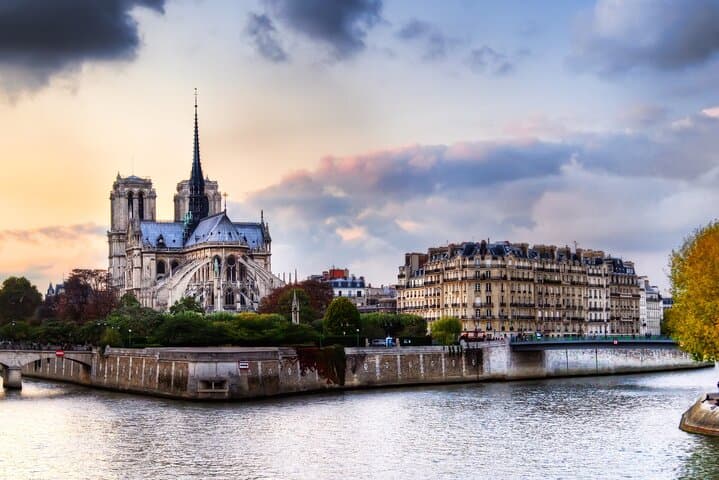 Explore Notre-Dame: Self-Guided Audio Tour of Paris’s Gothic Masterpiece photo 6