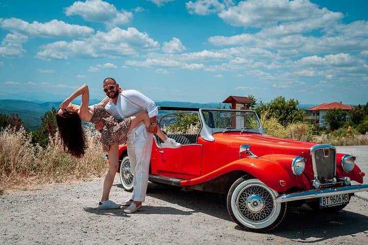 Veliko Tarnovo Vintage Car Tour — Tsarevets, Arbanassi & Waterfalls in 1–3 Hours photo 4