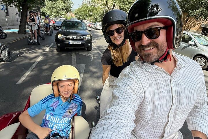 Madrid Sidecar Monuments Tour — 2-Hour Vintage City Ride photo 5