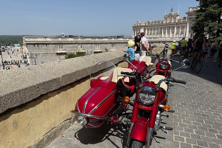 Madrid Sidecar Monuments Tour — 2-Hour Vintage City Ride photo 6