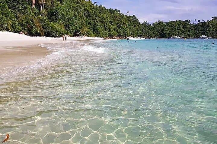 Angra dos Reis Speedboat Tour: Lagoa Azul, Lagoa Verde & Island Beaches