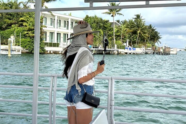 South Beach Millionaires' Homes & Miami Skyline Cruise — Biscayne Bay Sightseeing photo 1
