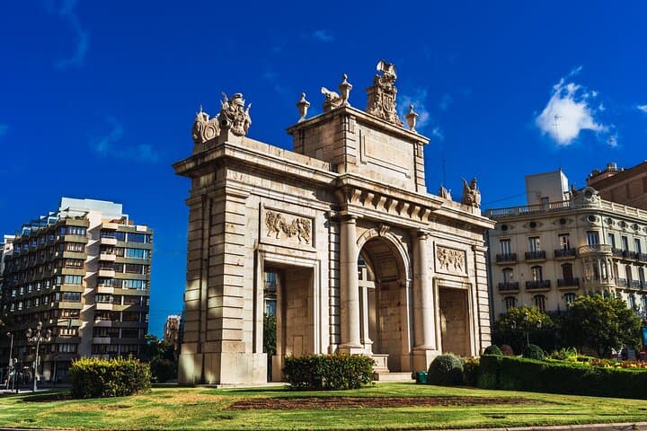 Valencia Kid-Friendly Walking Tour: City Highlights for Families photo 6