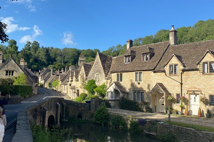 Heart of the Cotswolds: Private Full-Day Guided Tour from Salisbury