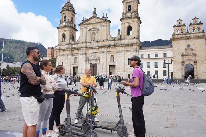 Glide La Candelaria: Electric Skateboard Tour Through Historic Bogotá