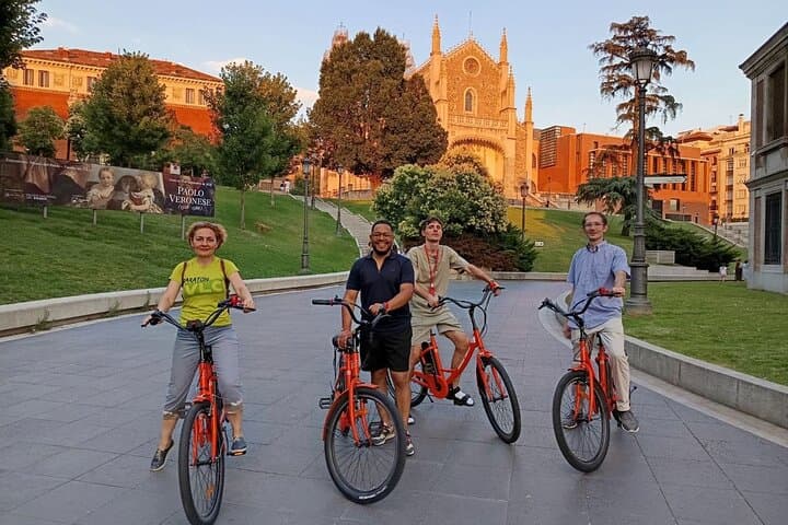 Madrid 2.5-Hour Historical Bike Tour — E‑Bike & Bicycle Highlights photo 3