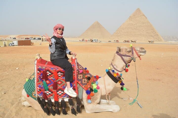 Private Giza Pyramids & Sphinx Tour with Camel Ride and Lunch