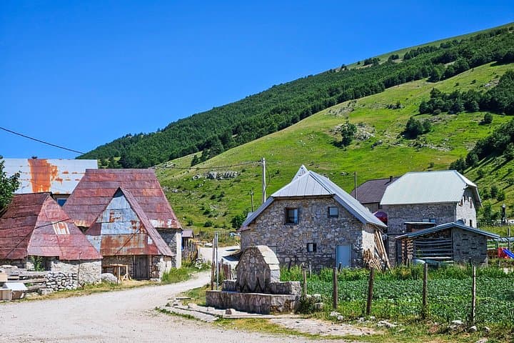 Private 4x4 Safari to Lukomir Village & Boracko Lake from Sarajevo photo 3