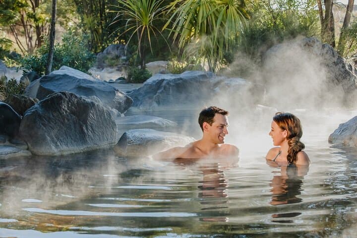 Te Puia and Polynesian Spa Day Tour from Auckland — Rotorua Geysers, Māori Culture & Thermal Baths photo 5
