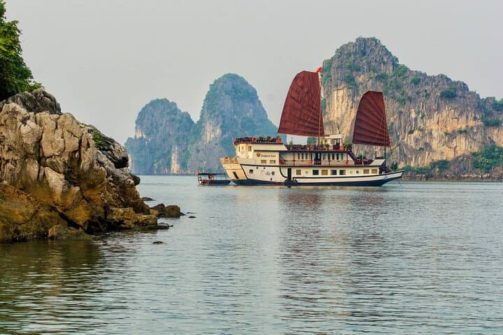 Bai Tu Long Bay Luxury: Dragon Legend 2-Day, 1-Night Cruise from Hanoi photo 3