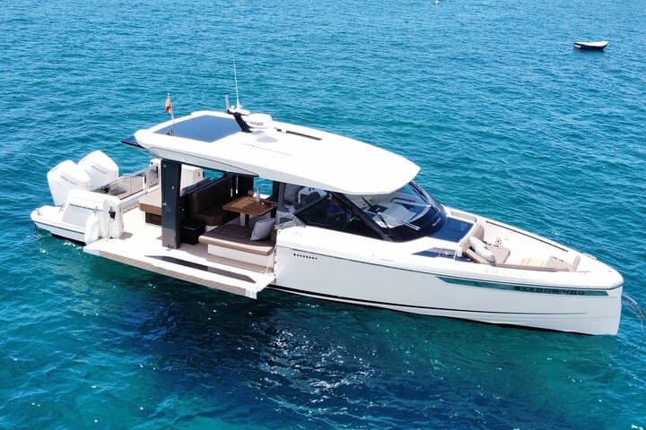 Private Boat Tour in Gran Canaria: Luxury Day Charter from Anfi del Mar to Puerto de Mogán