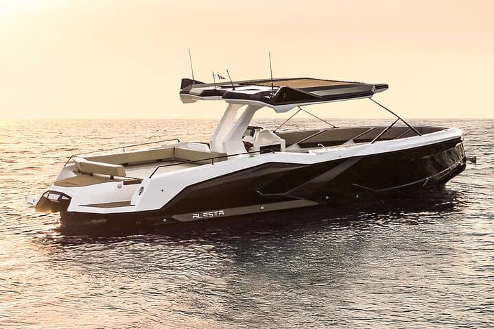 Private Yacht Tour Around Milos: Kleftiko, Sarakiniko & Poliegos (Half- and Full-Day)