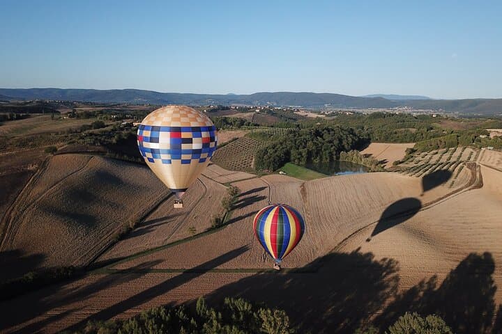 Sunrise Hot Air Balloon Over Chianti & Siena — Tuscany Balloon Flight Guide photo 2