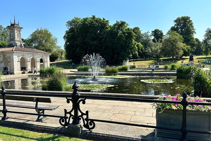 Family-Friendly V&A Museum and Kensington Gardens Tour — 3-Hour Private Walk photo 4