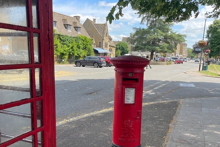 Private Cotswolds Day Tour from London: Burford, Bibury & Bourton photo 2
