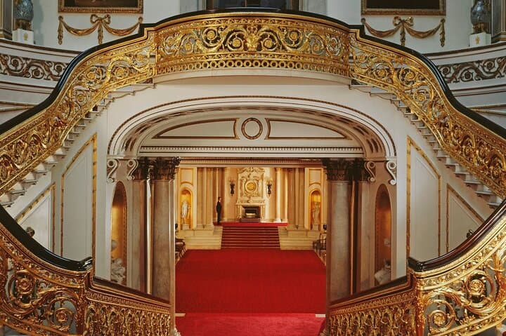 Buckingham Palace State Rooms Tour and Royal London Audio Guide photo 3