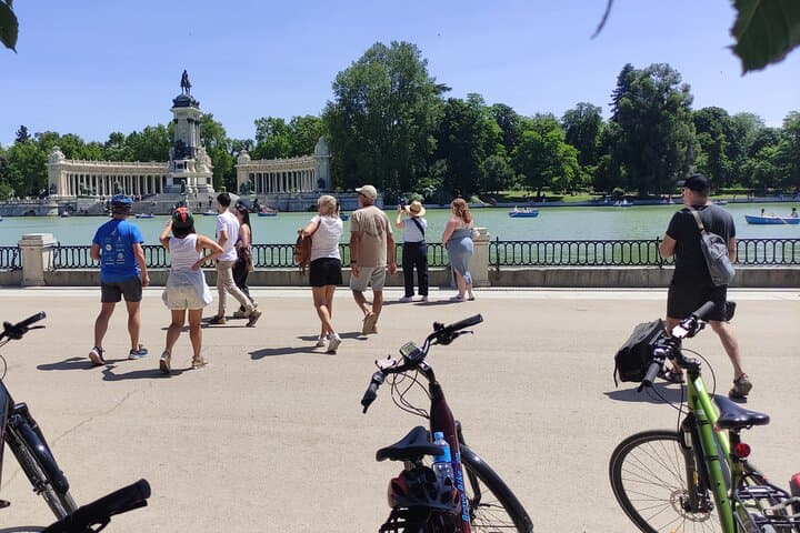 Madrid E‑Bike Tour: Parks, Royal Sights & Tapas in 4 Hours photo 6