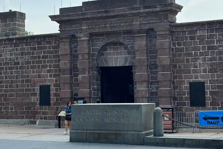 Alexander Hamilton Walking Tour NYC — Self-Guided Audio Route from Charging Bull to Trinity Church photo 4