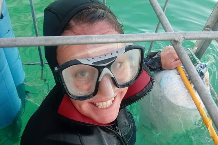 Gansbaai Shark Cage Diving: Surface-Air Options & Unlimited Cage Time photo 3
