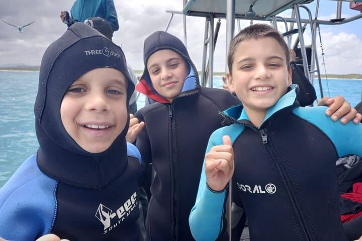 Gansbaai Shark Cage Diving: Surface-Air Options & Unlimited Cage Time photo 5