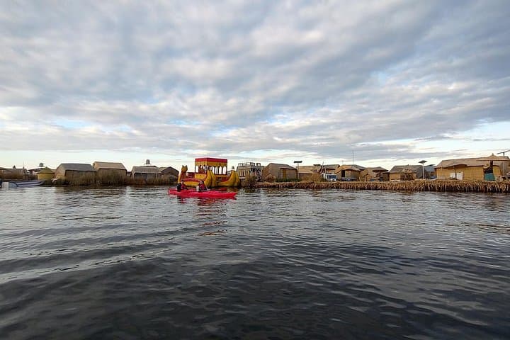 Kayak the Uros Floating Islands and Taquile: Day Trip on Lake Titicaca photo 3