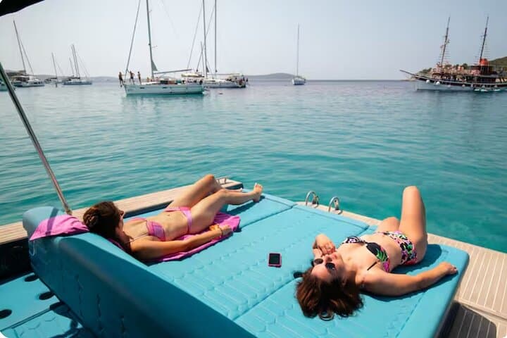 Custom Private Boat Tour from Split: Your Day, Your Way on the Dalmatian Coast photo 4