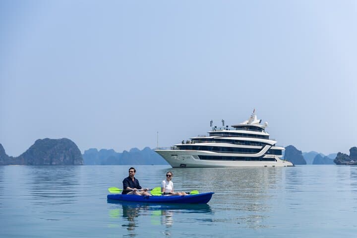 Luxury 2-Day Calista Cruise in Halong Bay: Sung Sot, Titop & Kayaking